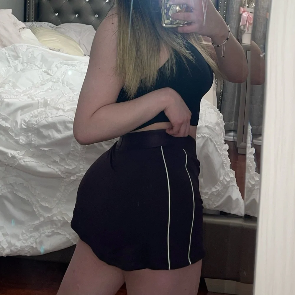 Burgundy Nike tennis skirt